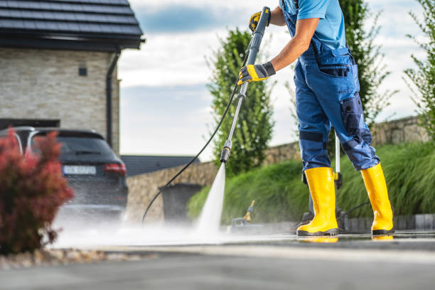 Best Deck Pressure Washing  in Eatons Neck, NY